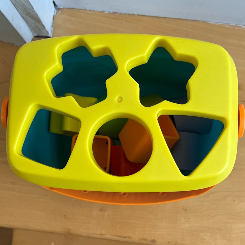Shape Sorting Bucket